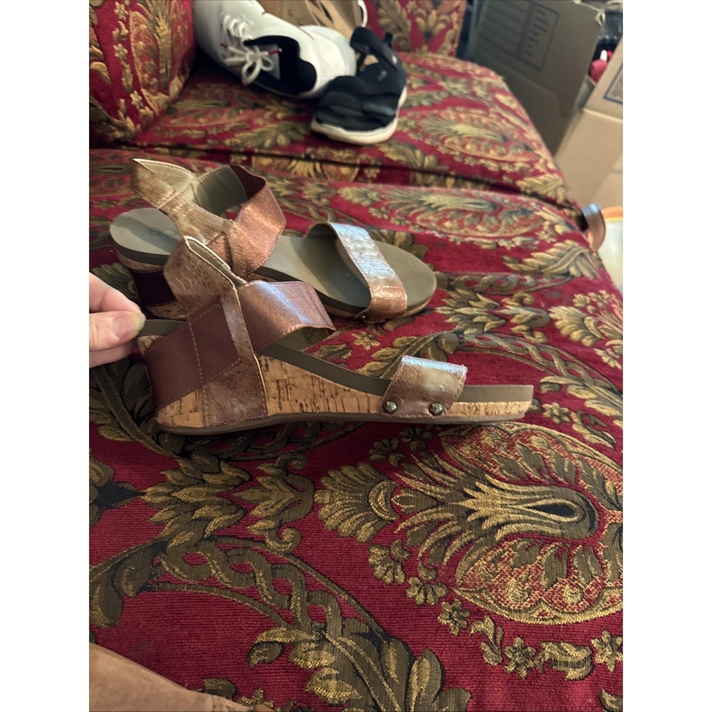 Corky's Women's Spring Fling Shoe  Size 9 Bronze